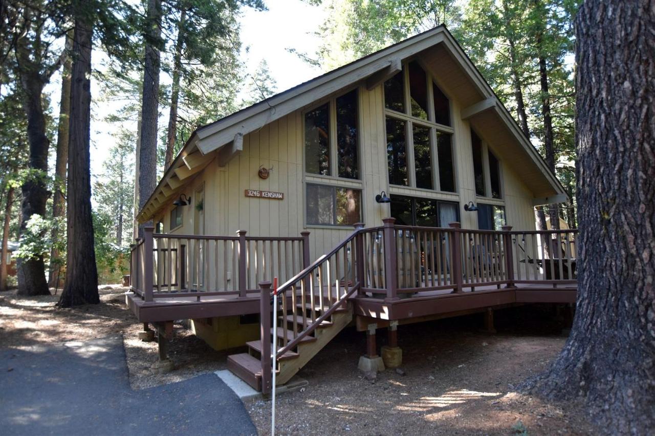 Pinecone Cottage in Dorrington, CA - Chambres d'hôtes Dorrington