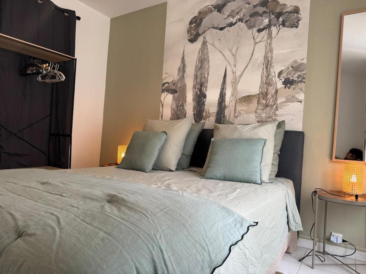 Ollie des Carmes with Clim and Free parking 300m away - Chambres d'hôtes Avignon