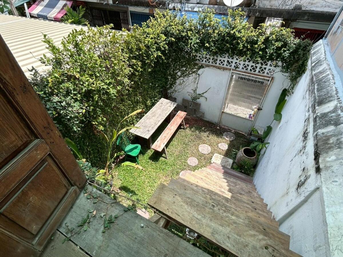 Yellow House - B&B Bangkok