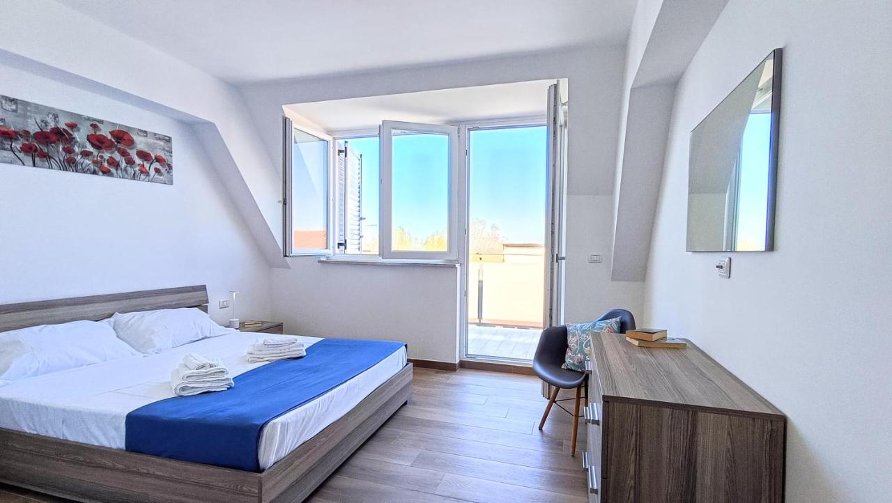 Four-Bedroom Apartment with Balcony
