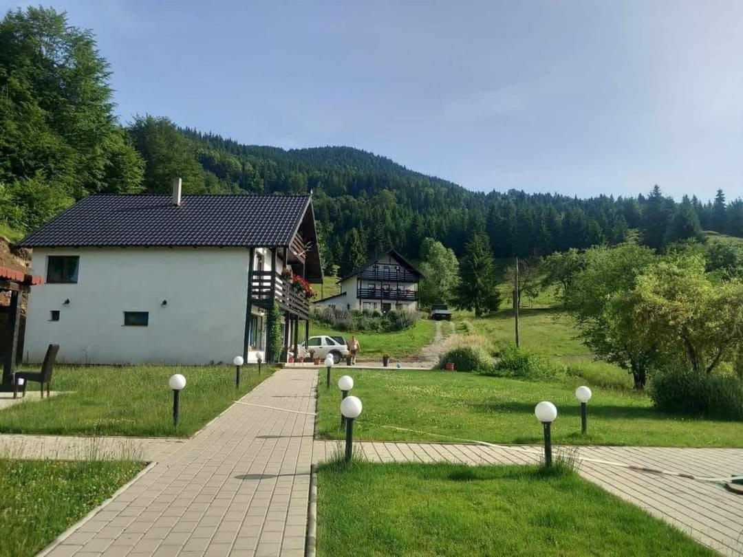 Domeniul Barabuc Colibita - Bed and Breakfast