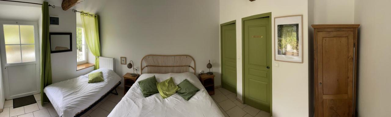 Deluxe Room (2 Adults + 1 Child)