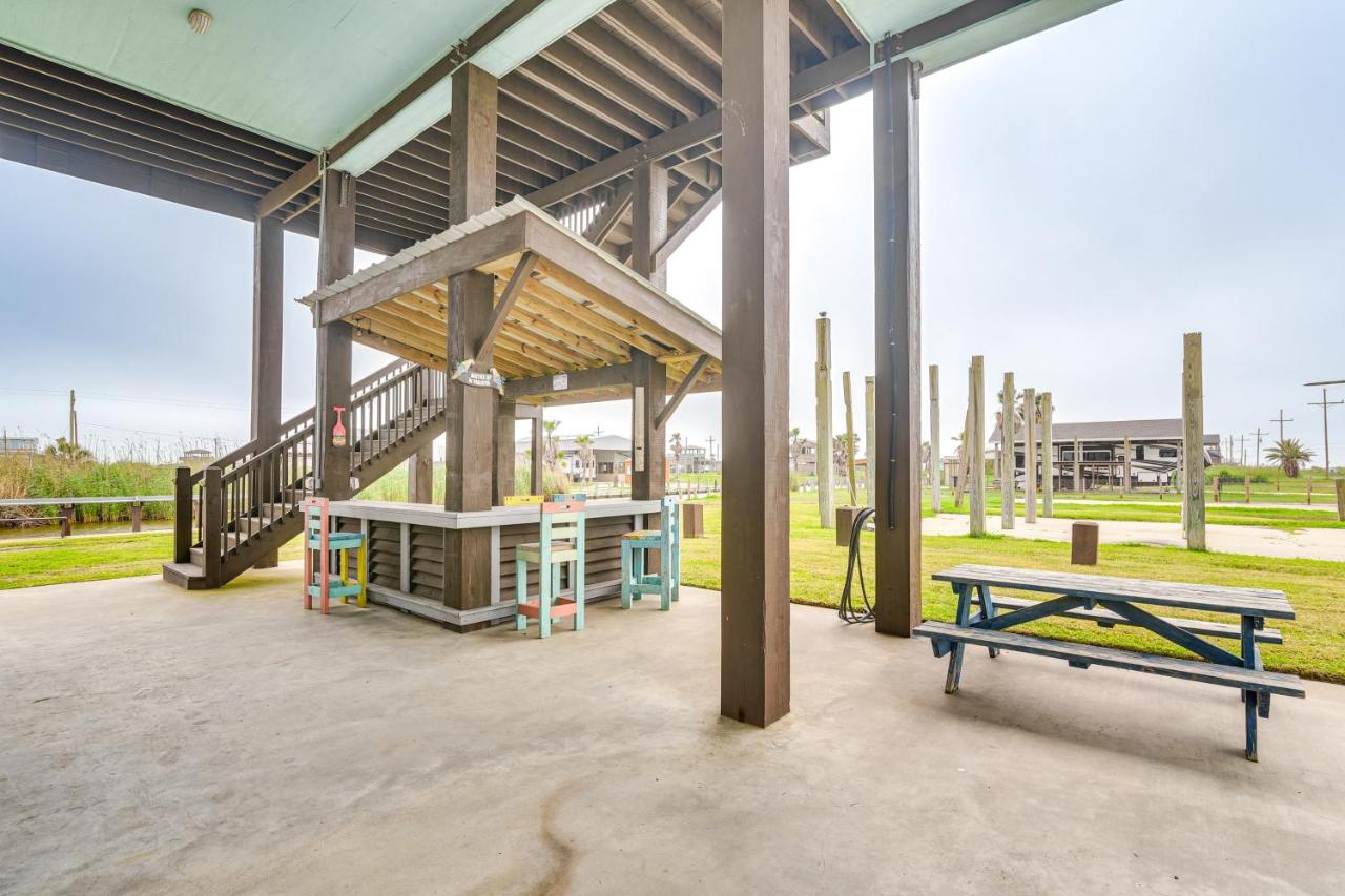 Canal-Front Coastal Getaway in Gilchrist with Deck - B&B