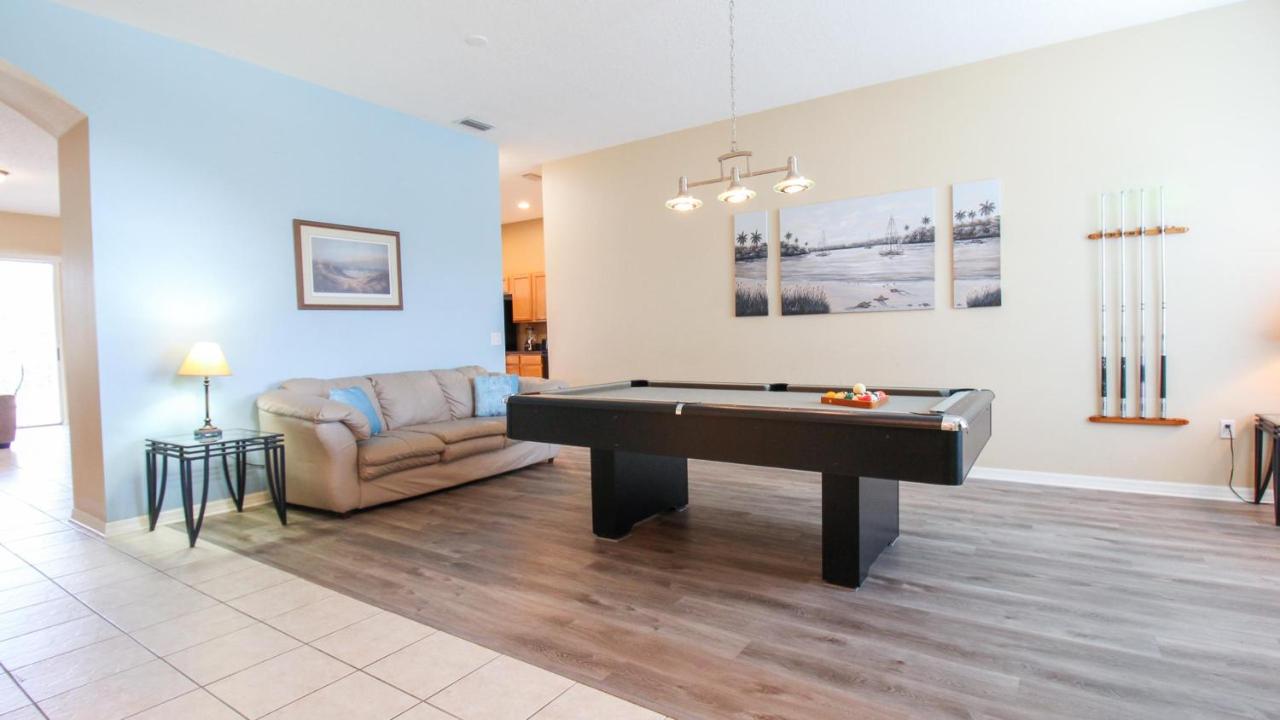 Sabal Harbour pool home with lake views - Harbour Happiness - B&B Bradenton