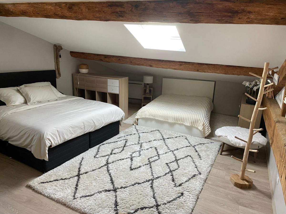 Appartement atypique centre village - Bed and Breakfast