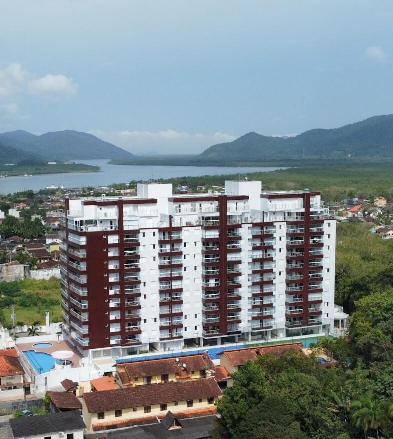 Bertioga, clube completo com piscina aquecida - B&B Bertioga