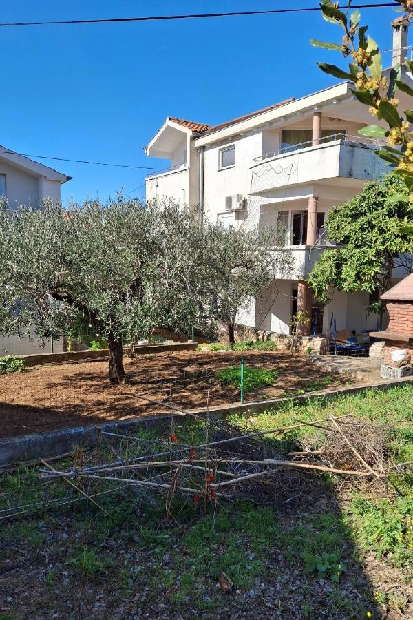 Apartments with parking spaces Sveti Filip i Jakov, Biograd - 24057 - B&B Sveti Filip i Jakov