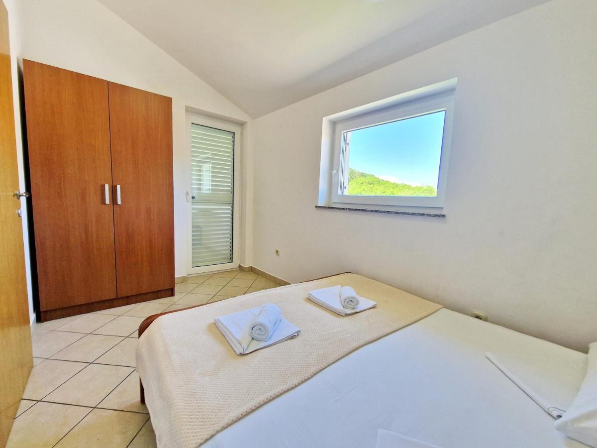 Appartamento con 2 Camere da Letto e Balcone