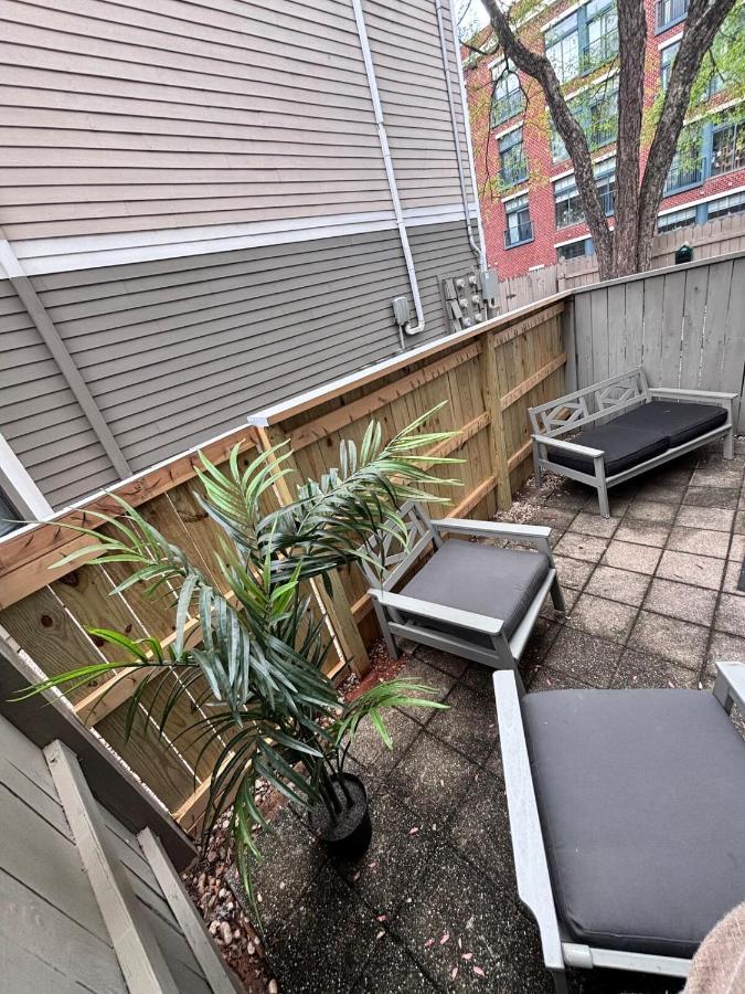 Luxe 2BR 2 Bath Prime Uptown with Free parking - B&B