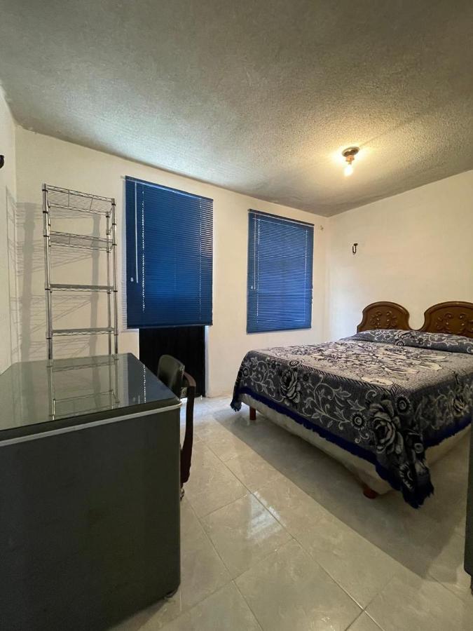 Amplia casa para huéspedes - B&B