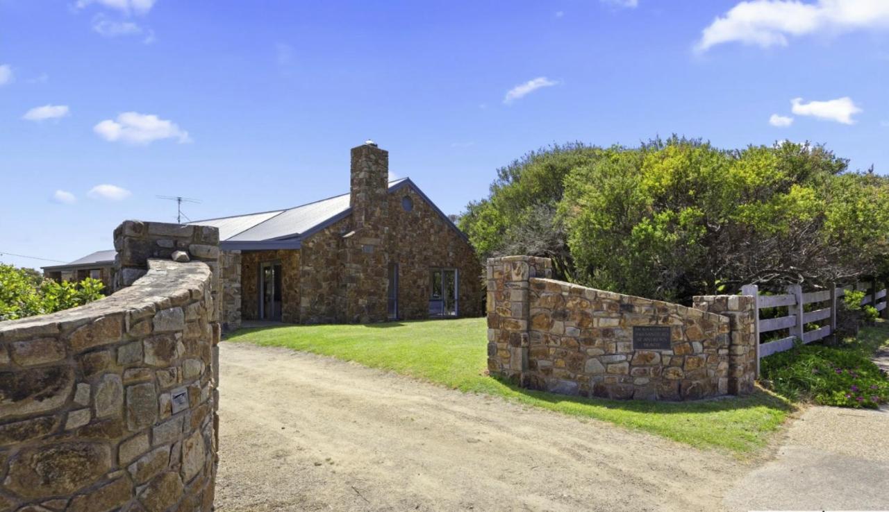 Tuscan style ocean beach escape on the Peninsula - B&B Saint Andrews Beach