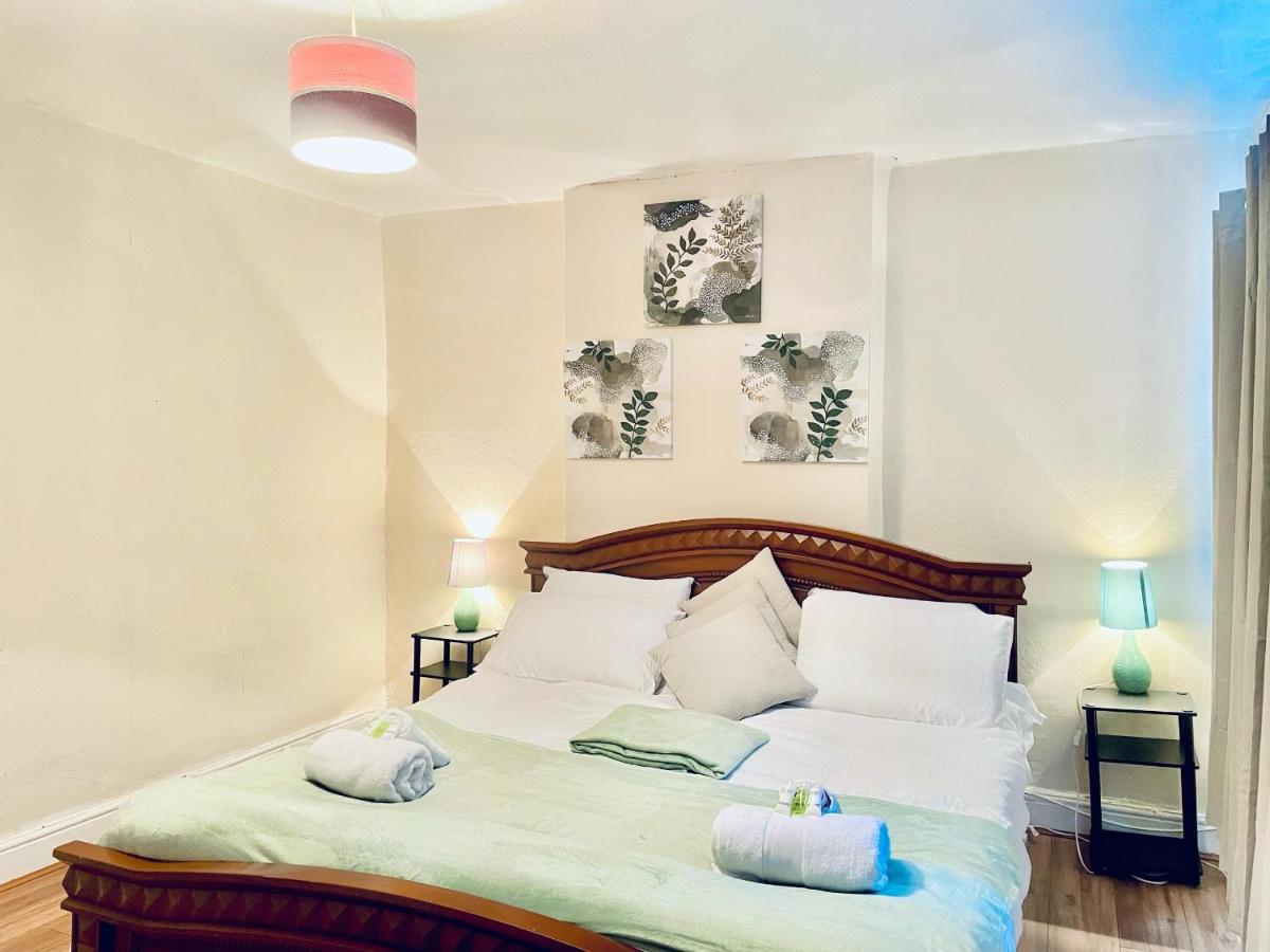 Home at Plaistow convenient to Custom House Excel and free parking - B&B Londres