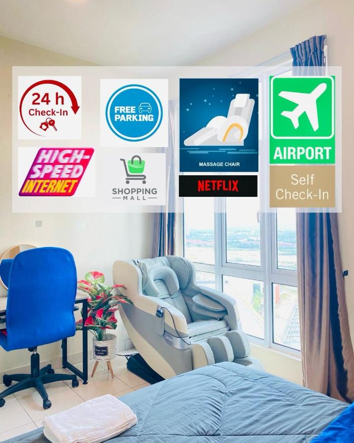 Suite mit Kingsize-Bett und Poolblick