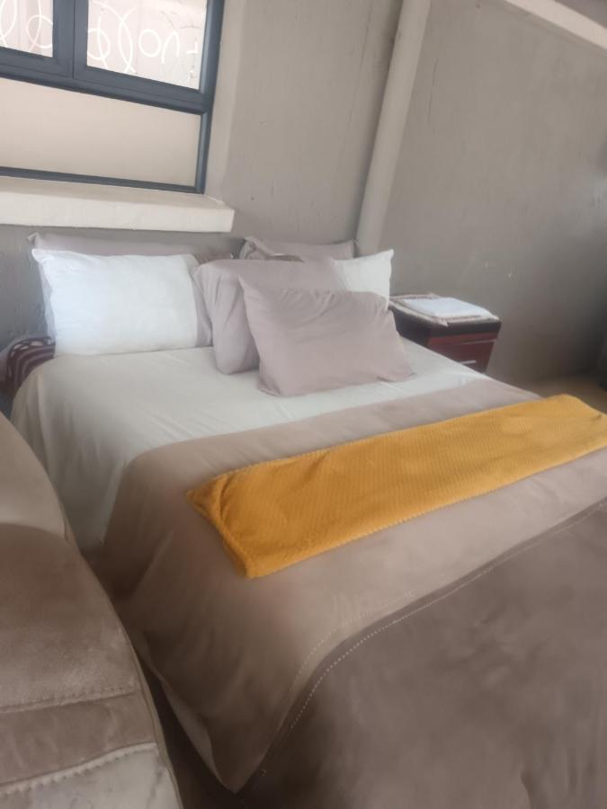 Cottage house in an exclusive Estate - B&B Johannesburg