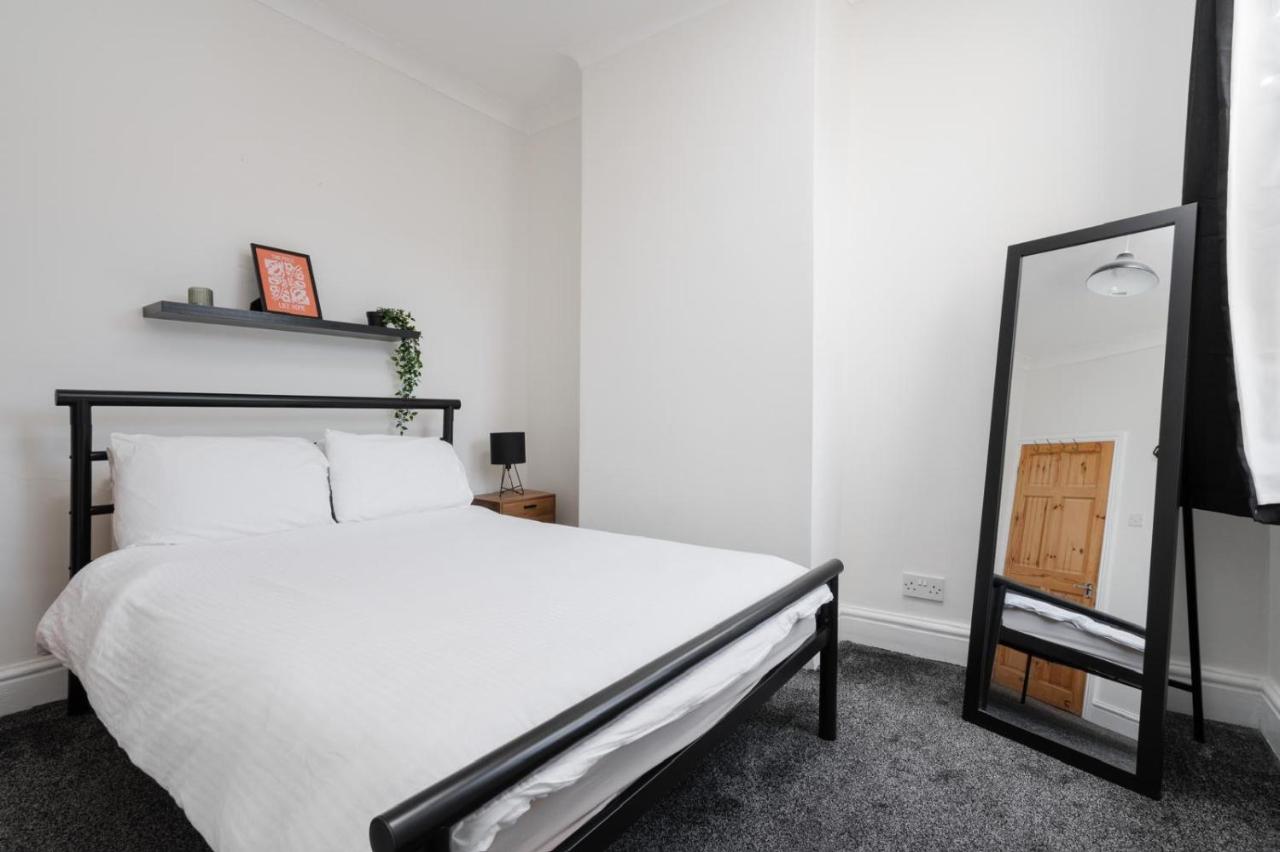10 Mins To Crosby Beach Ensuite Wc Parking - Bed and Breakfast Liverpool
