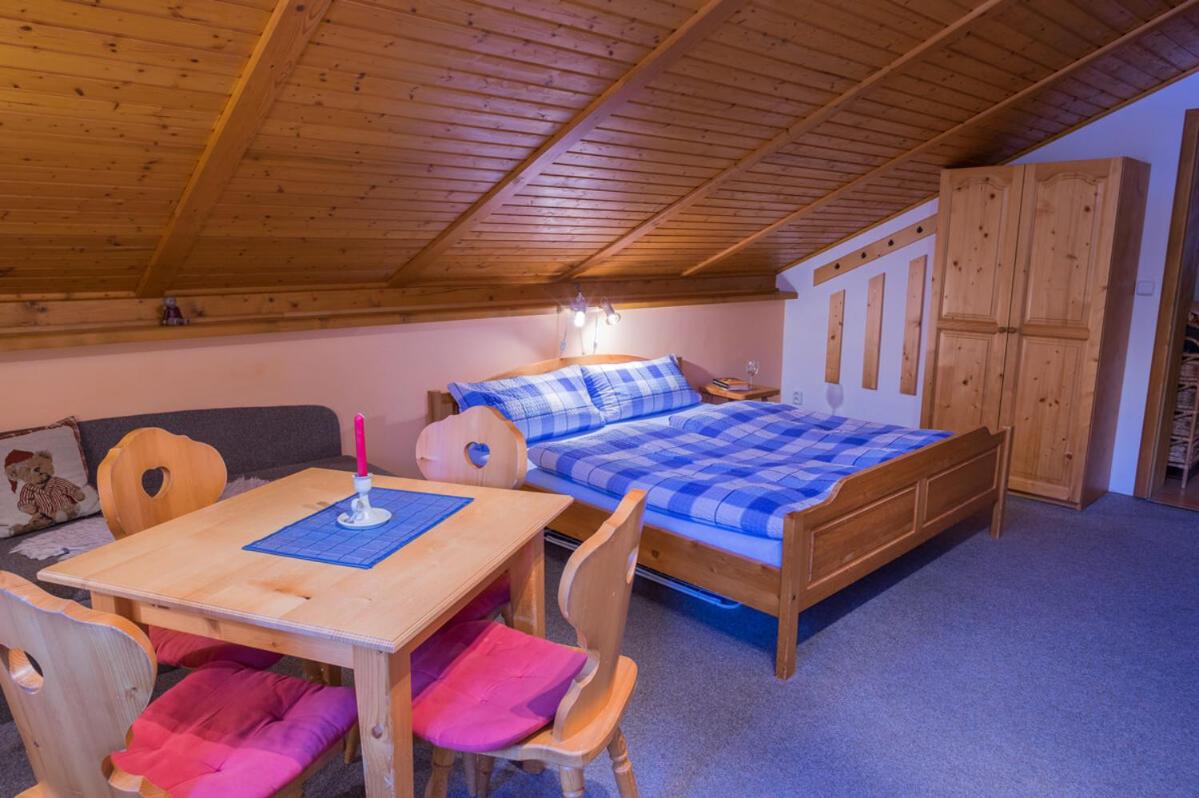 Studio mit Kingsize-Bett und Schlafsofa