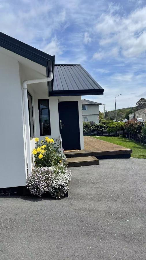 Central located new build 3 bed rooms entire house - B&B