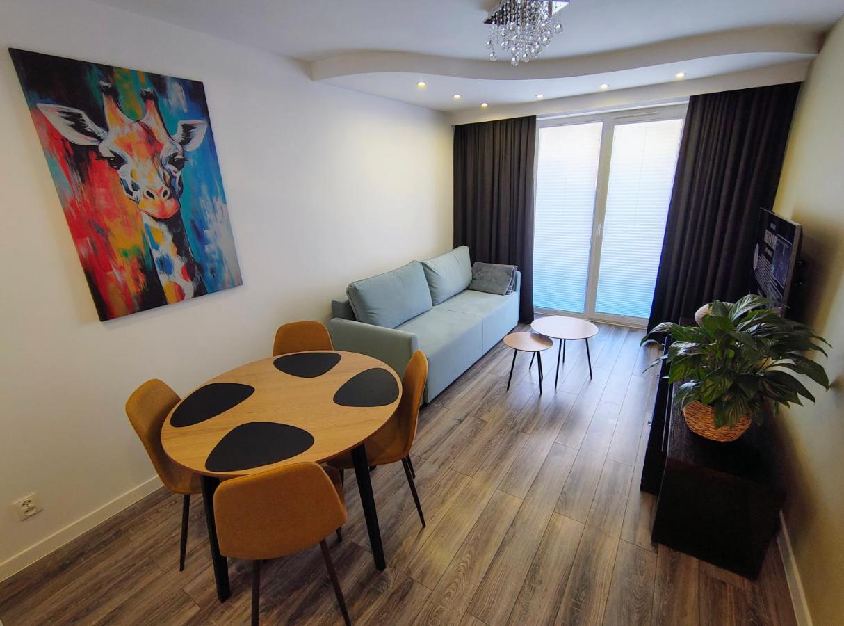 Giraffe Apartment
