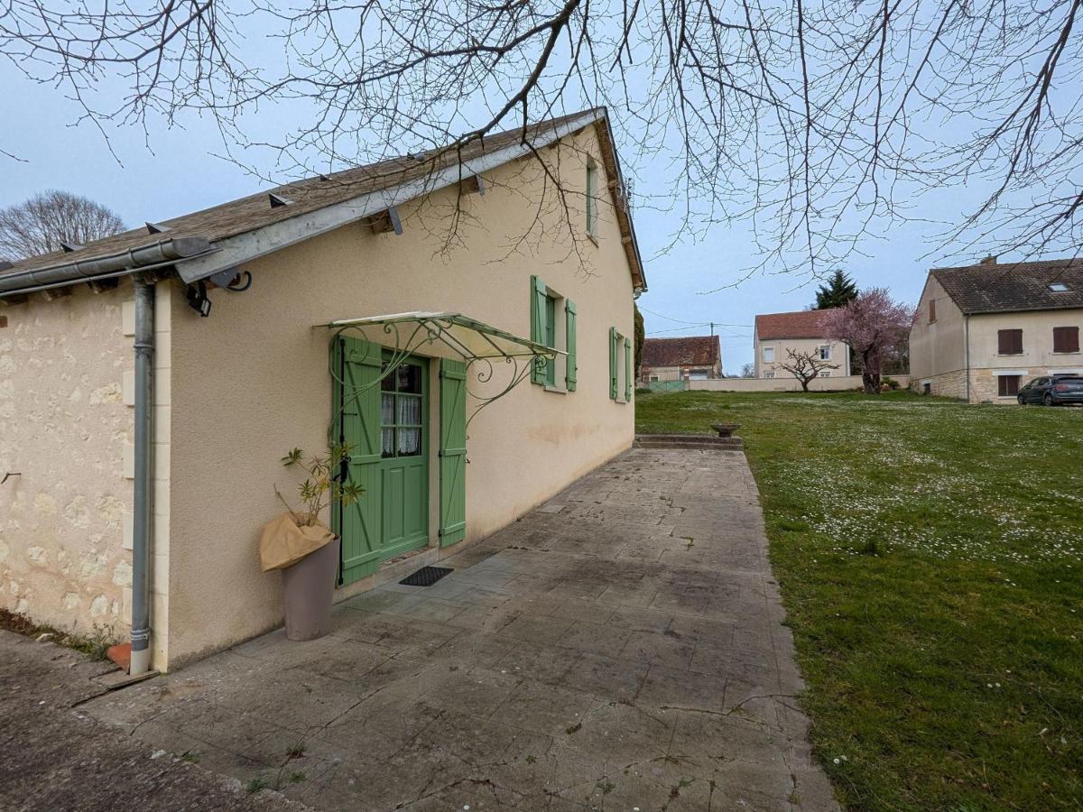 Gîte entre Touraine et Berry, bordé de rivière, près du parc animalier et station thermale - FR-1-591-67 - B&B