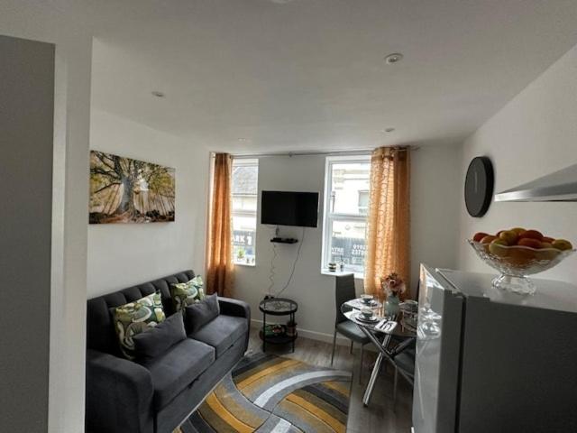 Luxurious 2 - Bedroom Apartment - Ferienwohnung