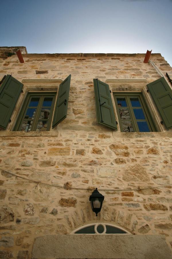 Aplada 1 - Bed and Breakfast Kalamotí