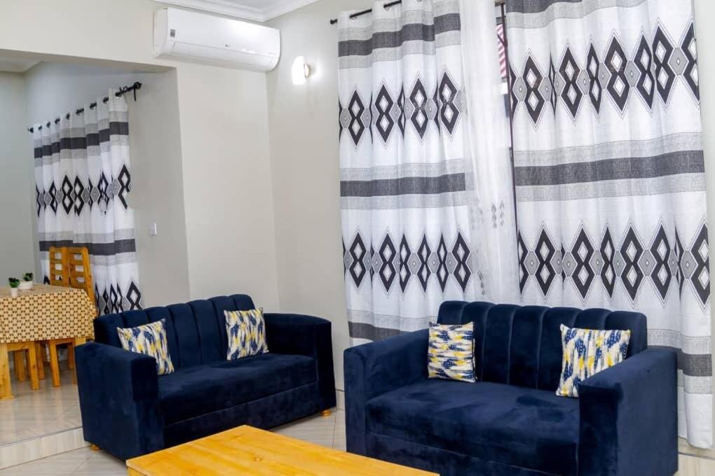 Nakupenda Casaroze - Bed and Breakfast