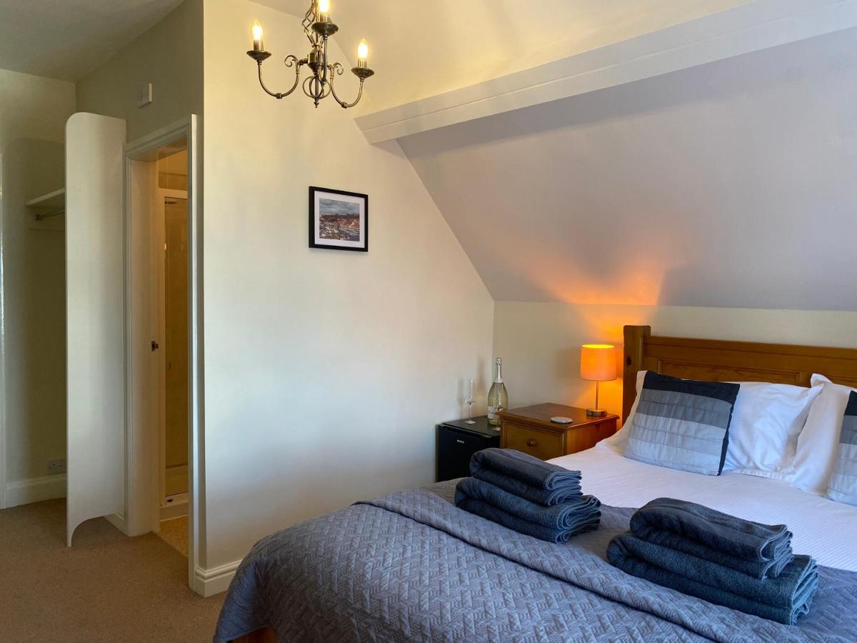 Small Double Room - 2nd Floor