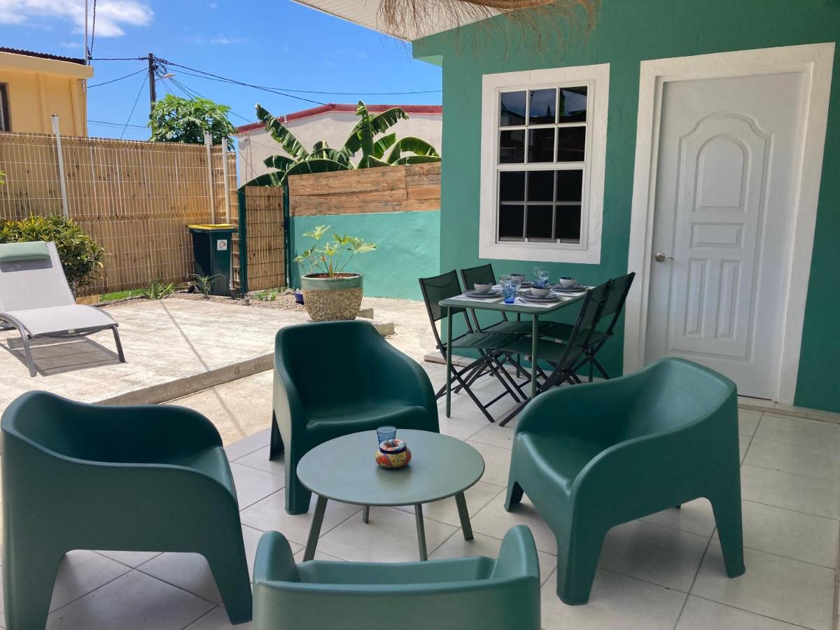Maison Les Abymes - Plage à 50m - B&B