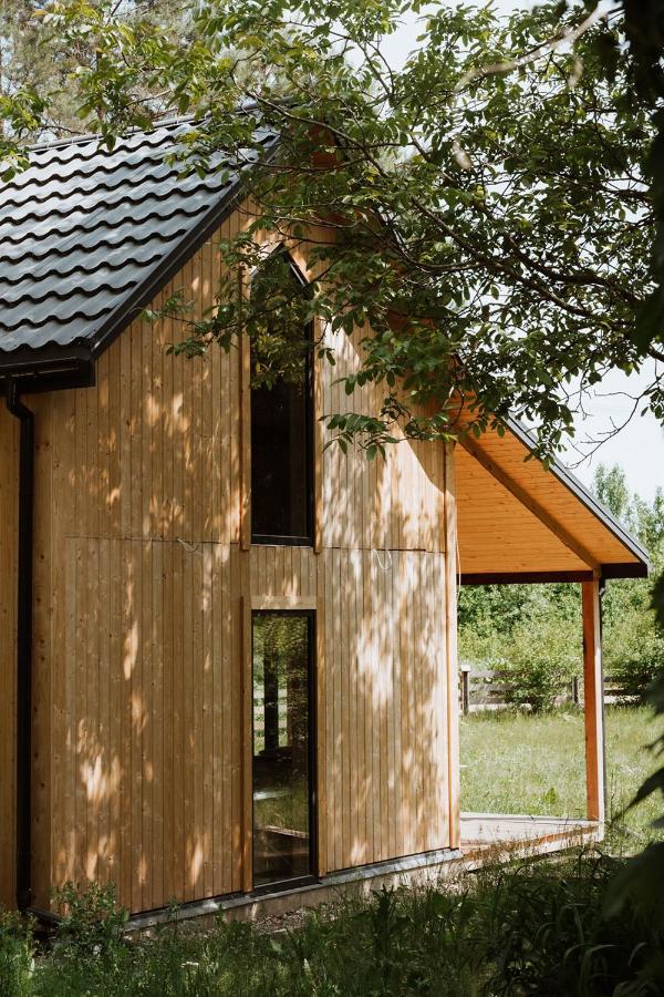 Domek "Pod Laskiem" Domki nad Bugiem z jaccuzzi w zielonym otoczeniu 150m od rzeki - B&B