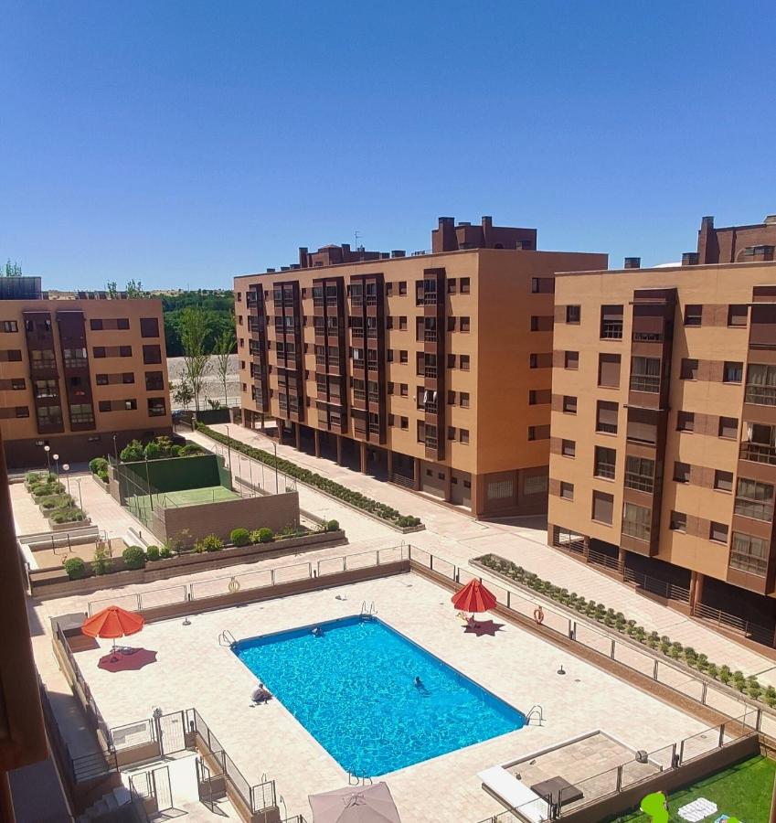 Deyanira New Suite Madrid Airport - B&B