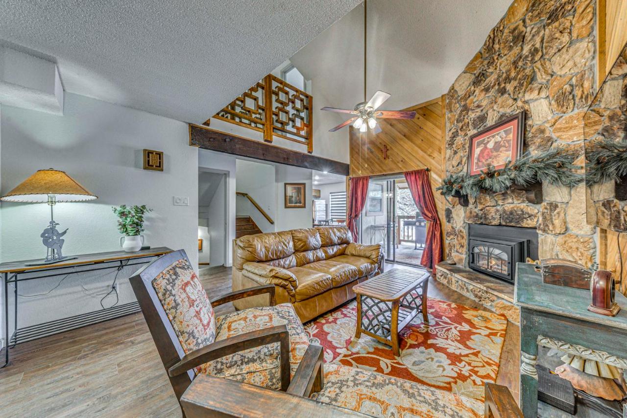 Spacious Ruidoso Retreat with Hot Tub and 2 Kitchens! - B&B Ruidoso
