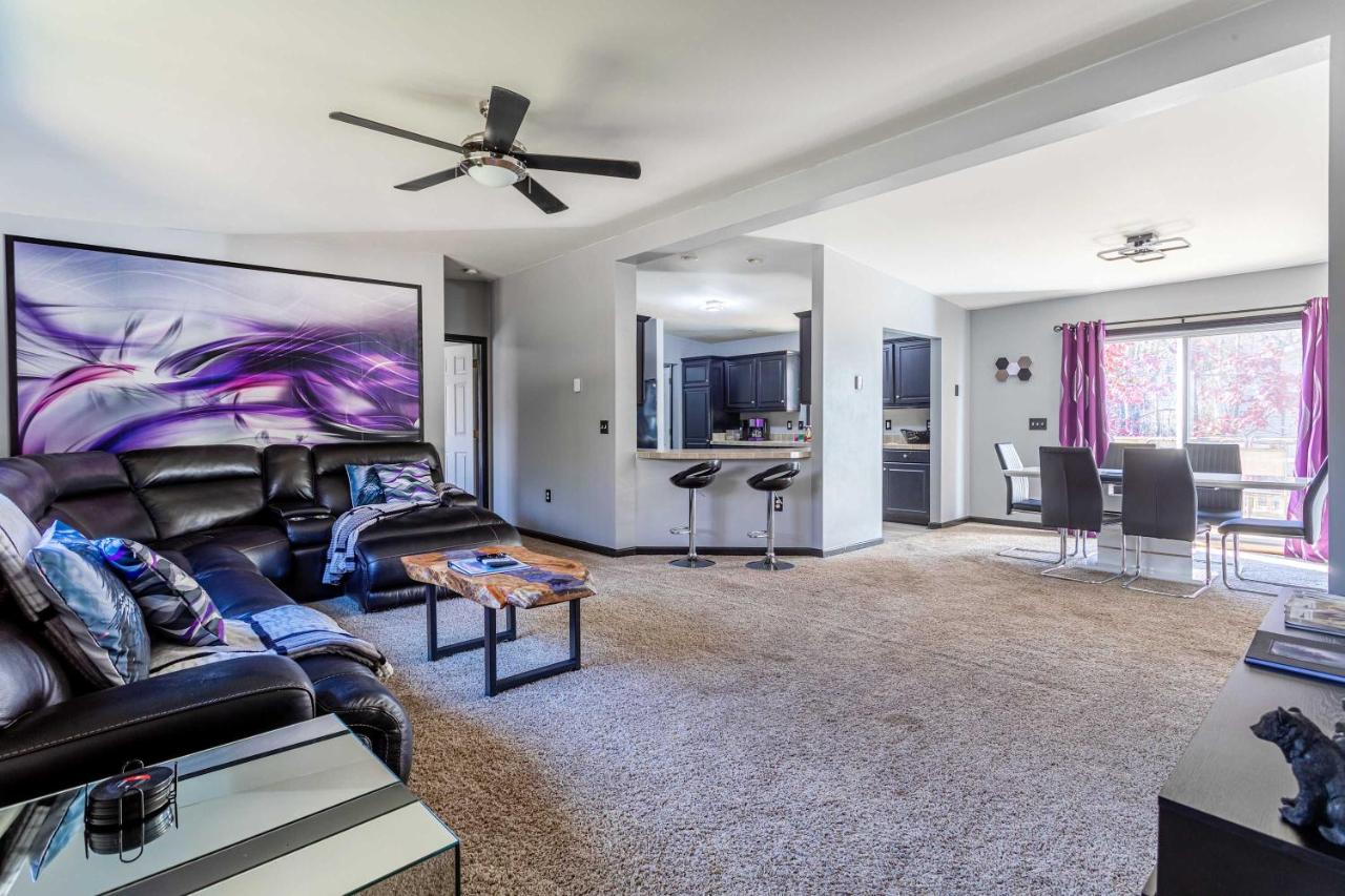Hot Tub Game Room Fenced Yard Dog Friendly - B&B Albrightsville