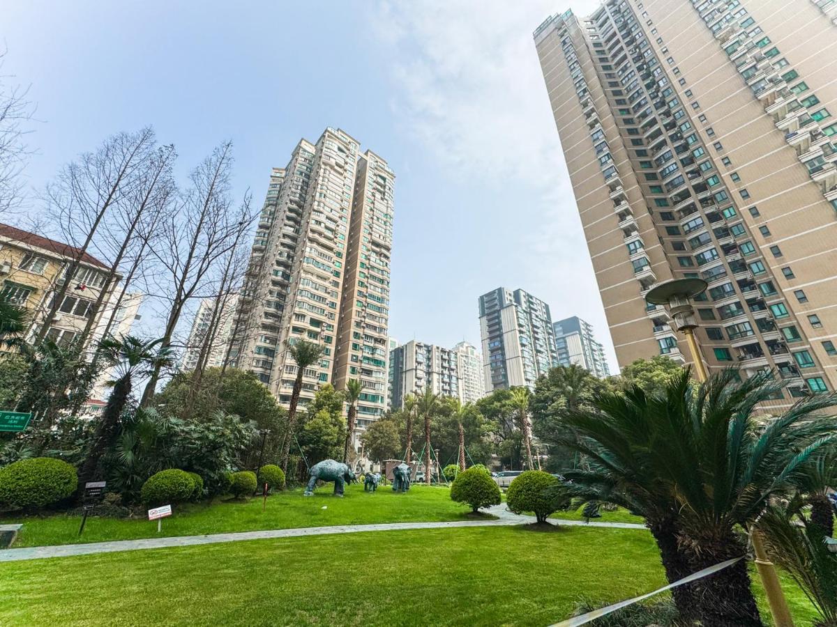 Tyms 2BR 2BA Apt Near MetroCity Line 1 9 - B&B Shanghai