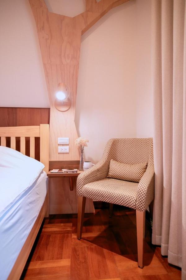 Kamer met Queensize Bed en Balkon