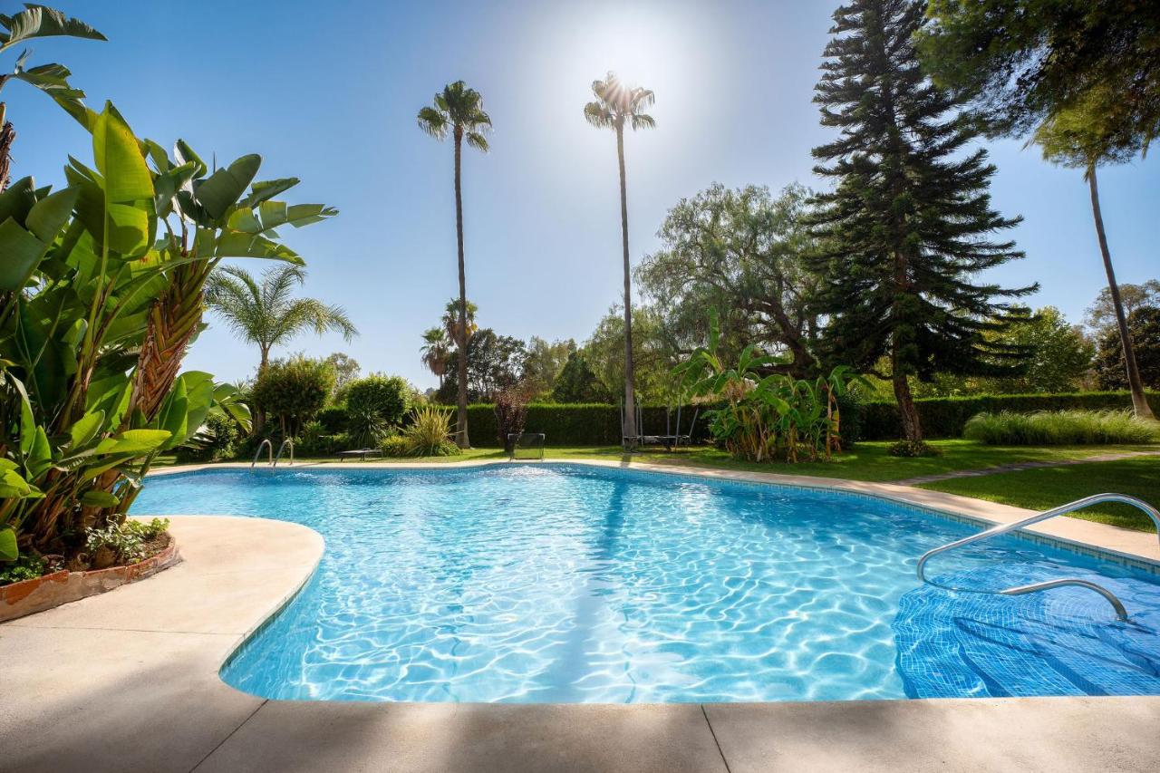Cozy Townhouse with Rooftop Terrace and Pool - Ferienwohnung Marbella