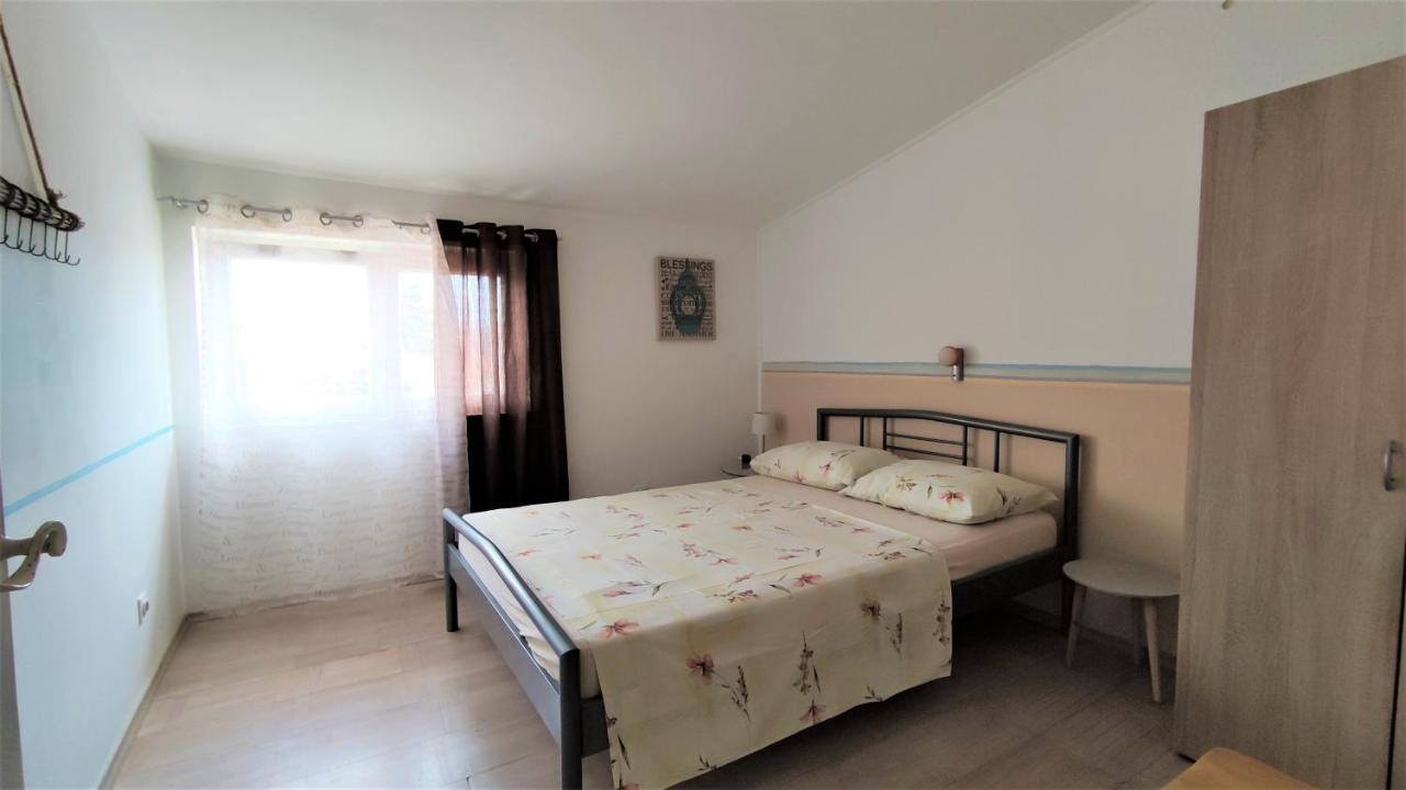 Appartamento con 2 Camere da Letto e Terrazza 