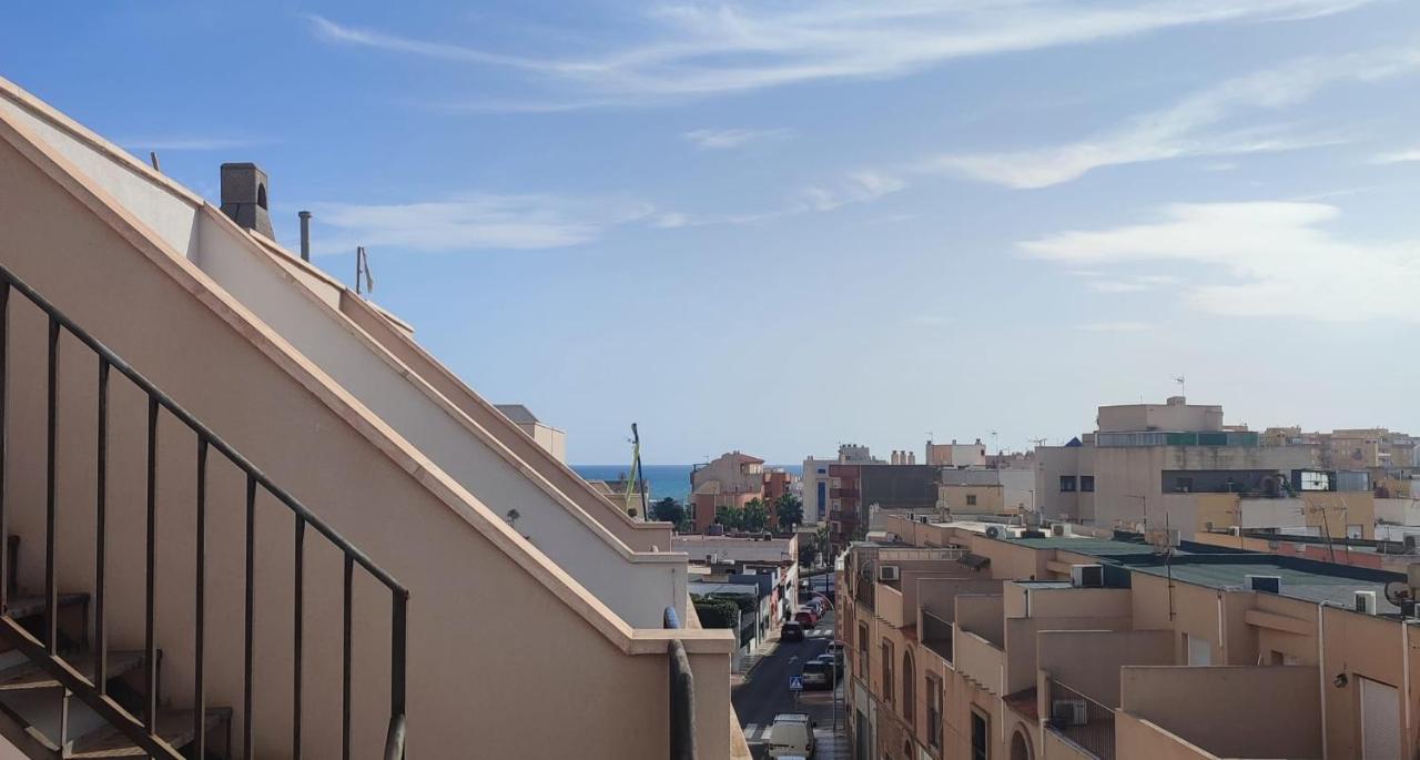 Céntrico Apartamento a Pasos del Castillo y la Playa - B&B Roquetas de Mar