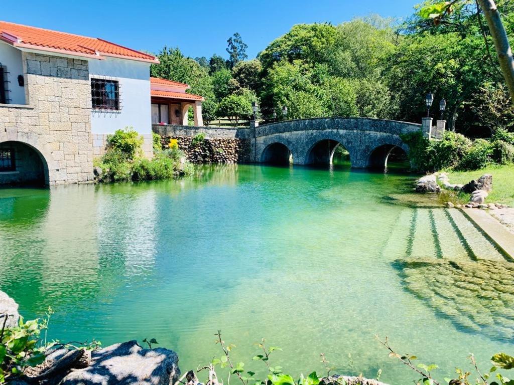Estudio con vistas a la piscina