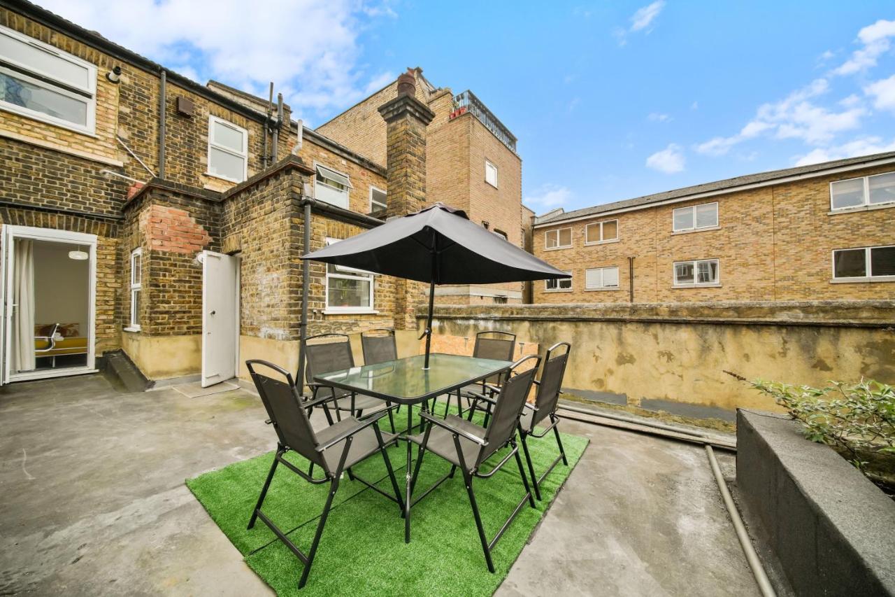 Visit Brick Lane - 1 Bed London Flat with Large Patio - Ferienwohnung London