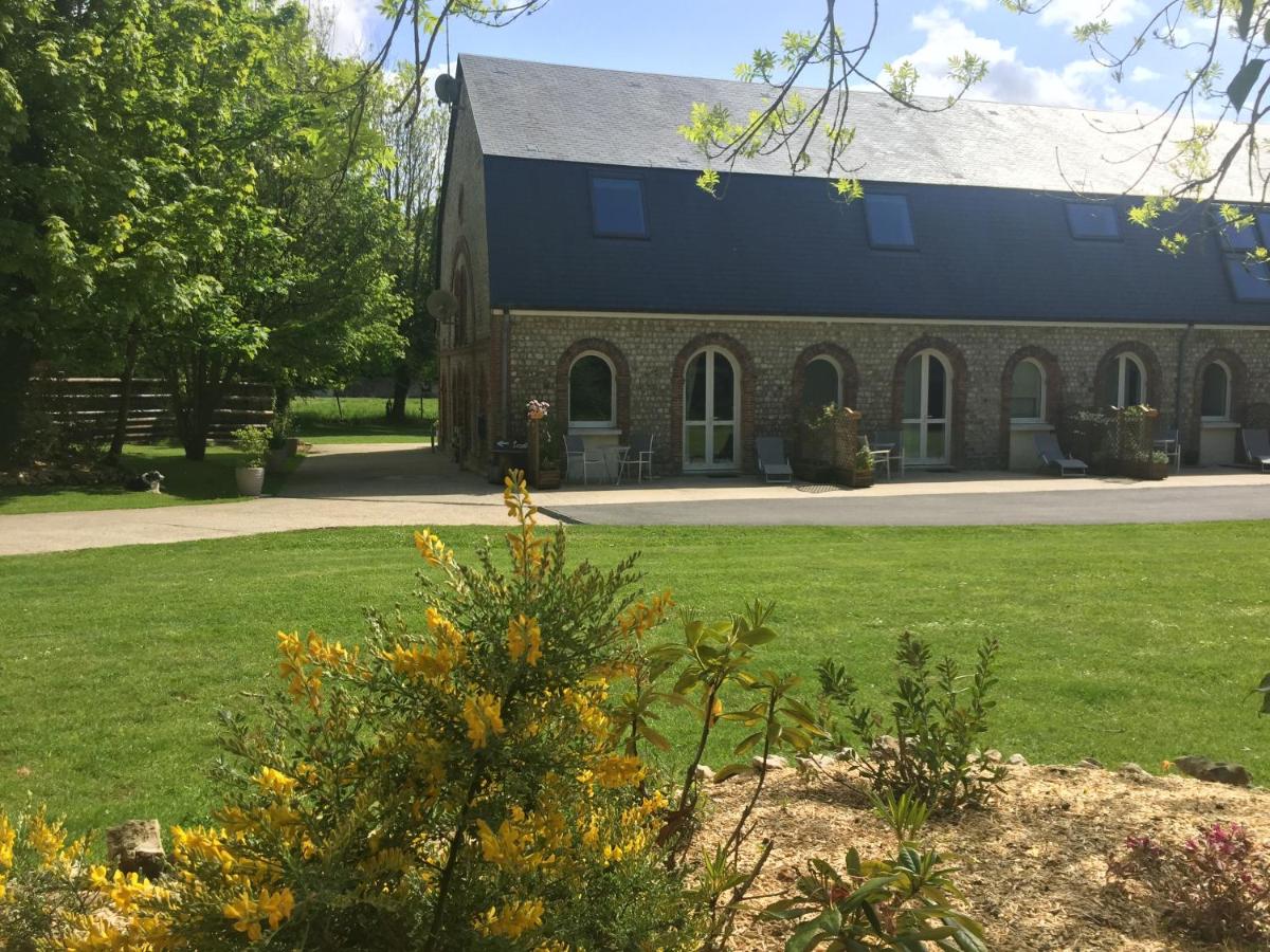 Aux Ecuries du Château - Bed and Breakfast Contremoulins