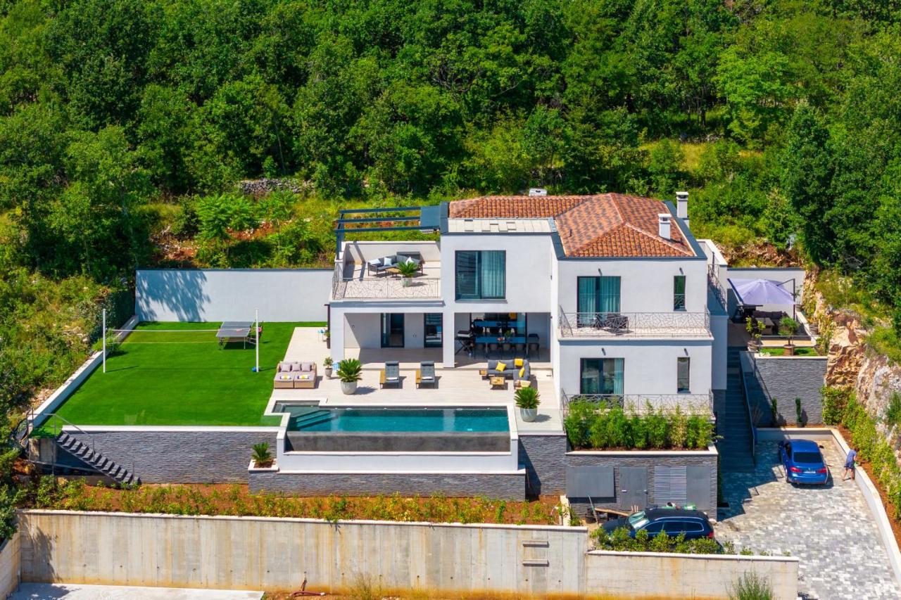 Villa Levant for 10 people near Opatija with jacuzzi & sea view - Chambres d'hôtes Mošćenička Draga
