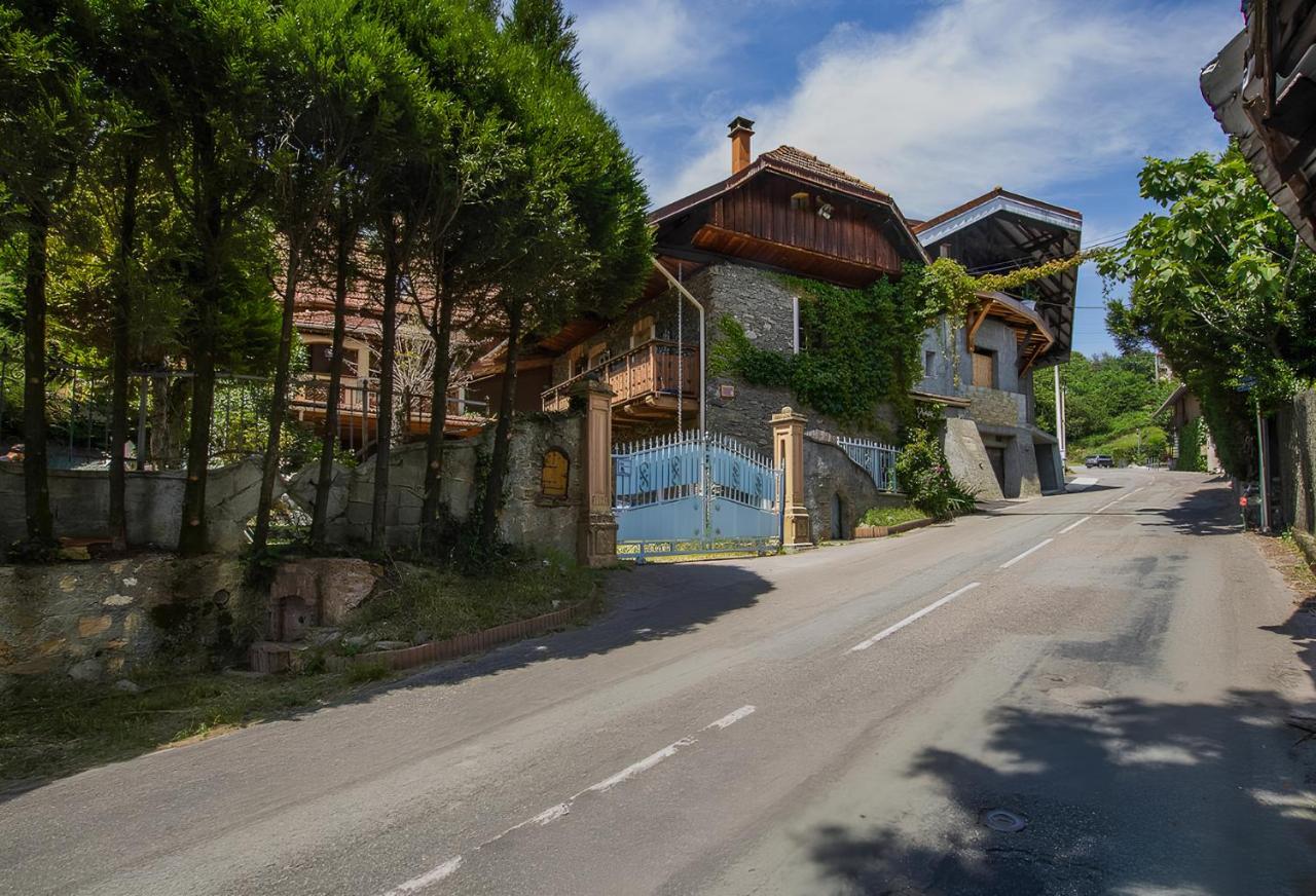Studio 24m2 cosy, 5min centre, 15min gare, Lit Queen Size NETFLIX et WIFI, parking, boite a clés pour arrivée tardive - Gîtes La Tarine - Chambres d’hôtes