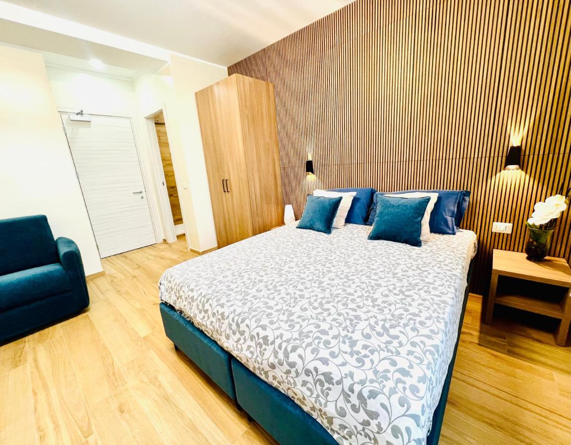 Standard Triple Room with Sea View