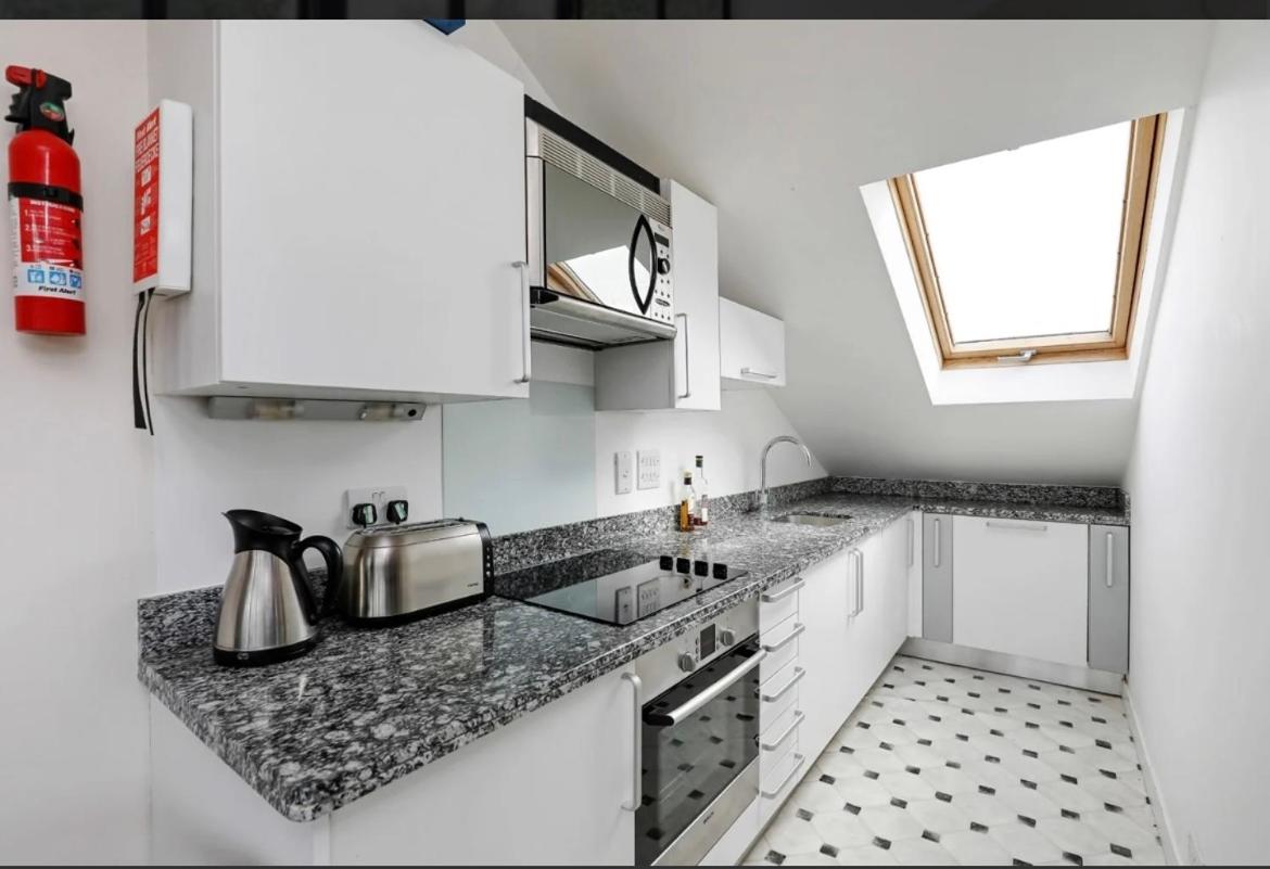 Modern & Cosy 1 Bed Flat in the heart of Wimbledon with parking - B&B Londres