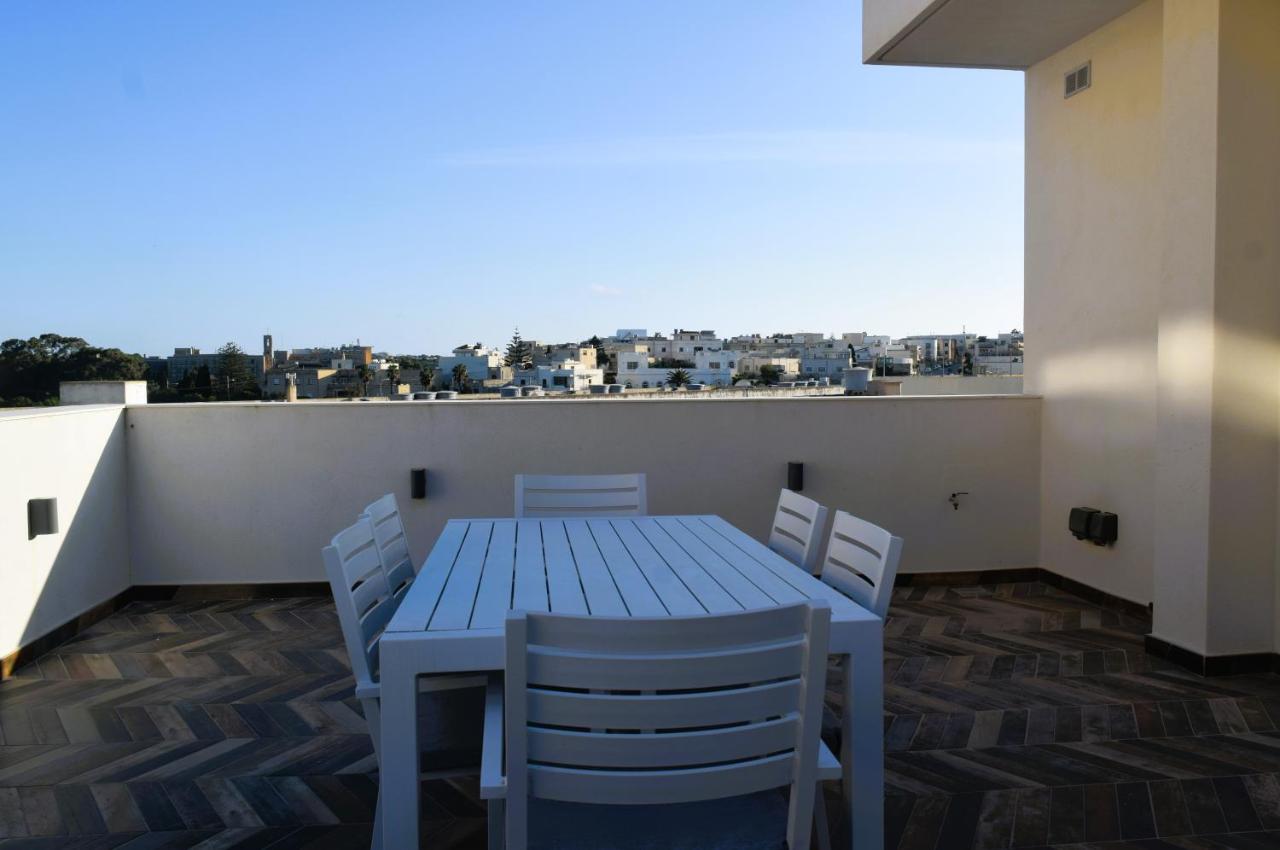 Two bedroom loft apartment with outdoor area, served with lift - B&B