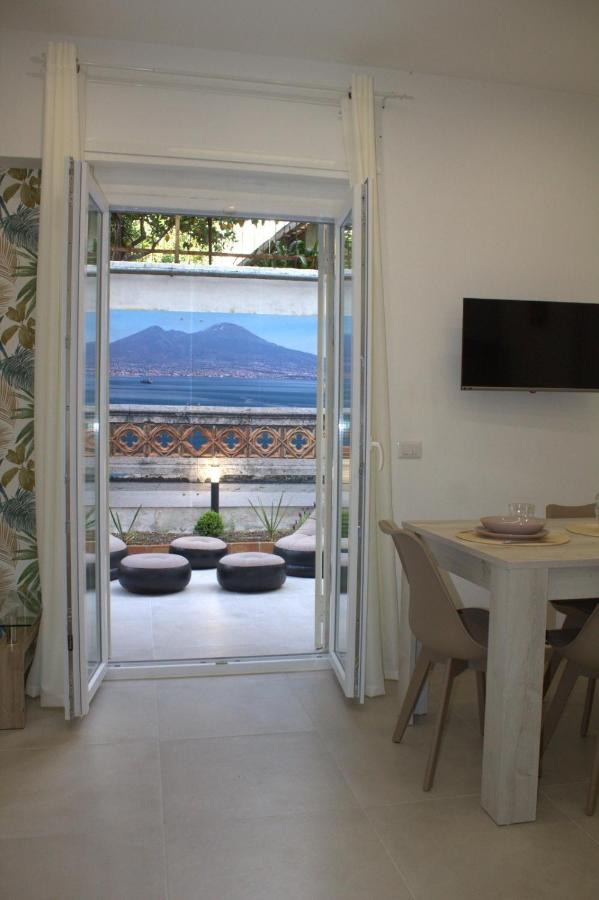 RealeBorbonica-Intero Appartamento Con Ampio Terrazzino - Bed and Breakfast