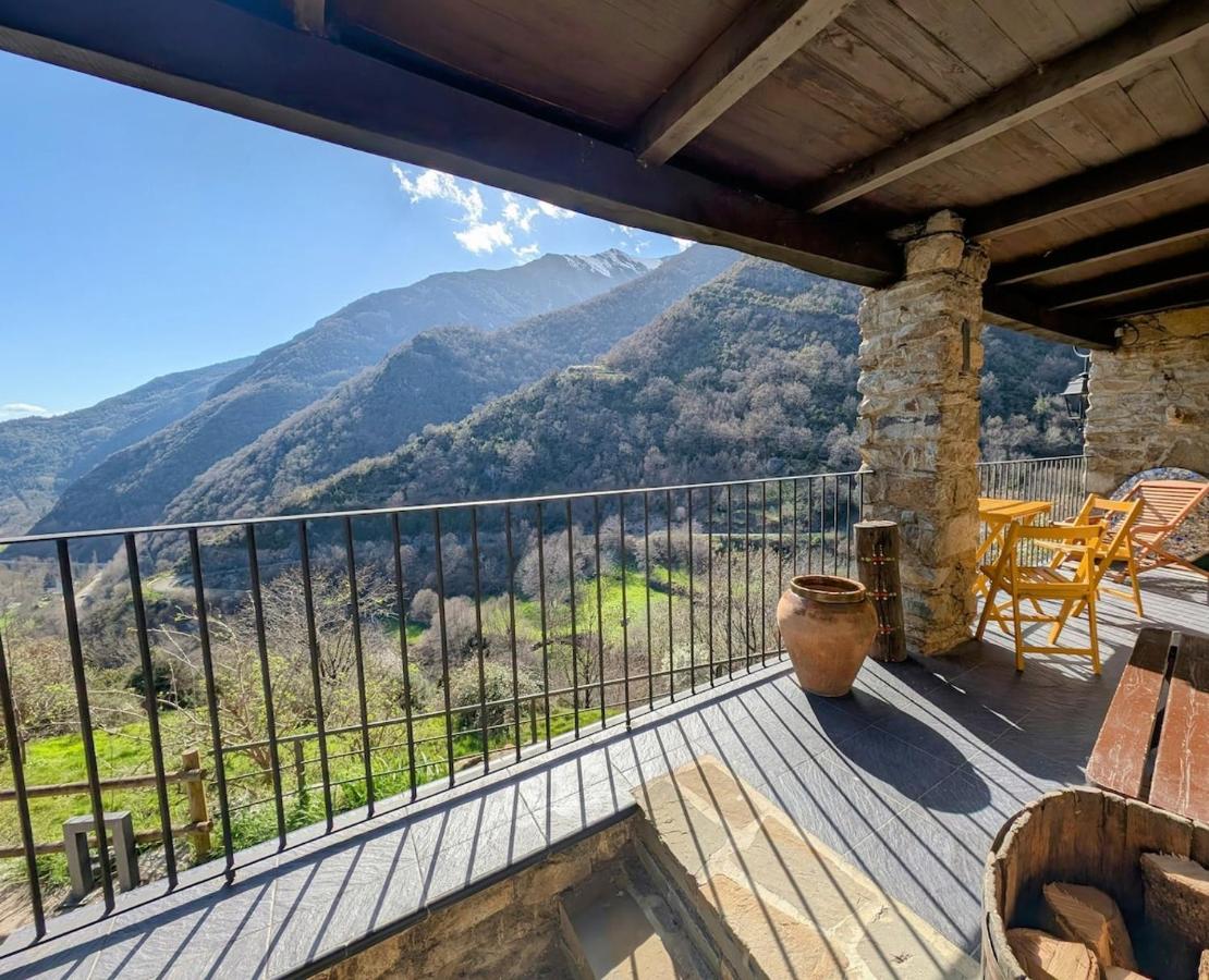Casa Rústica y Chic con Chimenea y Vistas Panorámicas de La Vall de Boí - B&B Cardedeu