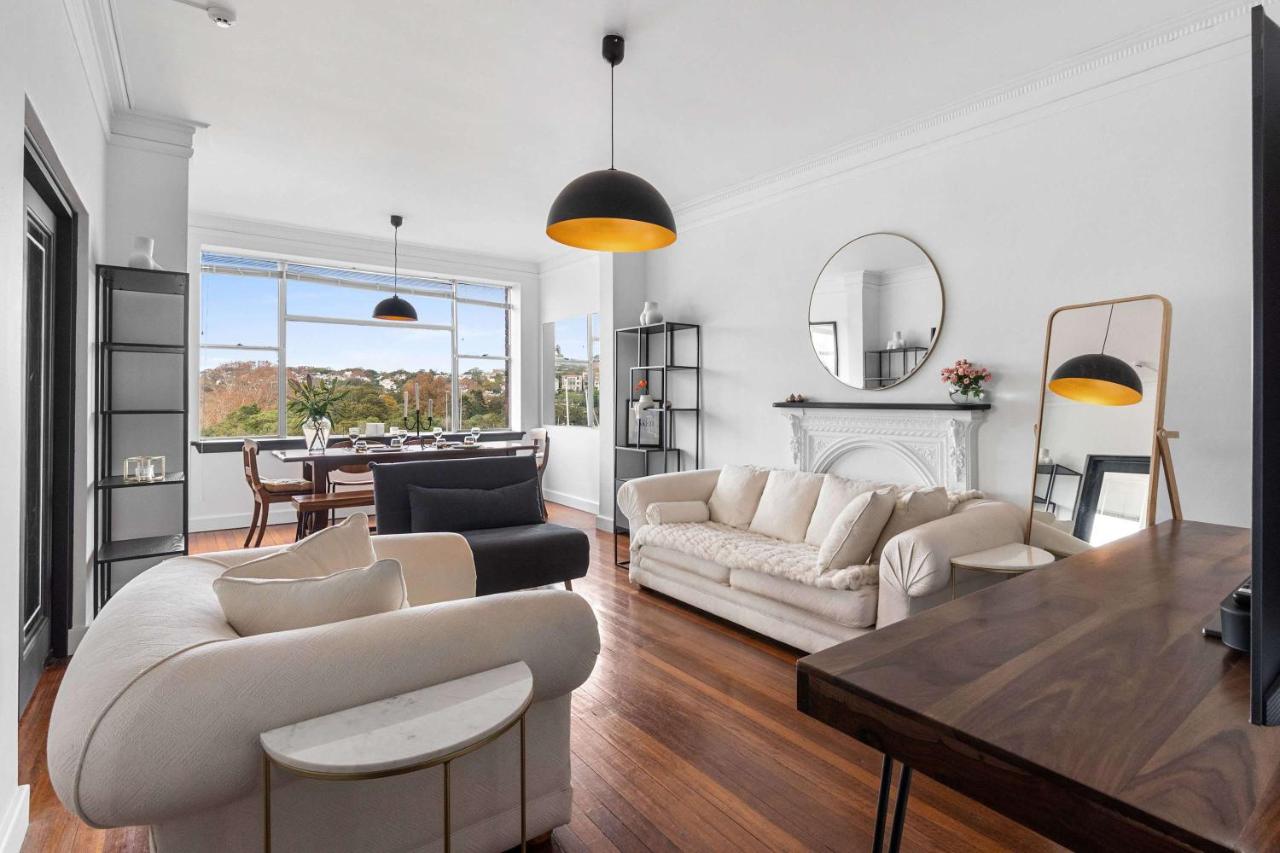 Stunning Waterfront Haven with Majestic Views - B&B Sydney