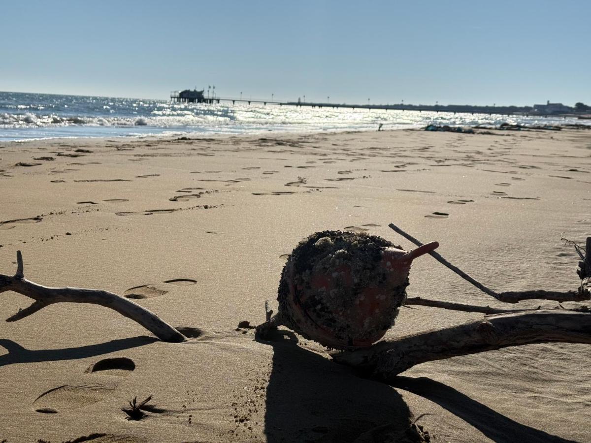 Sunny apartment by the beach - B&B Lignano Sabbiadoro