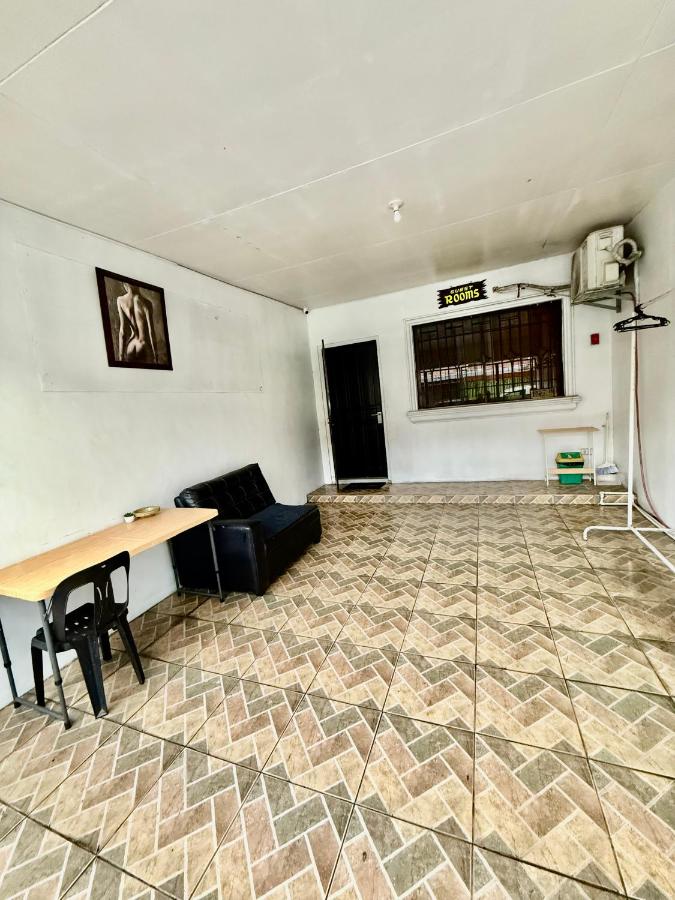 Axon Cozy Modern House Near Walking Street - B&B Angeles City